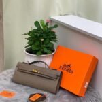 شنطة حجم صغير من HERMES
