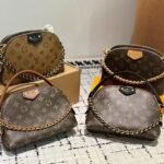 شنطة حجم صغير من PARIS
