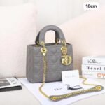 شنطة DIOR  بالوان مختلفة