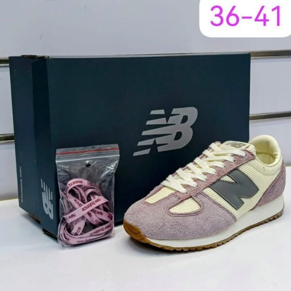 حذاء رياضي نسائي