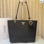 شنطة بالوان مختلفة من chanel