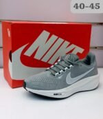 ⁦حذاء رياضي من NIKE⁩ - الصورة ⁦3⁩